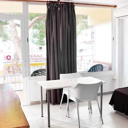 Apts. Kensington 2* Magaluf (Mallorca)